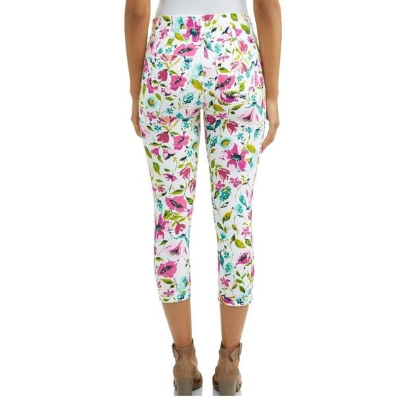 Time and Tru Jegging Capri Women's White Floral Small 4-6 - Picture 2 of 8